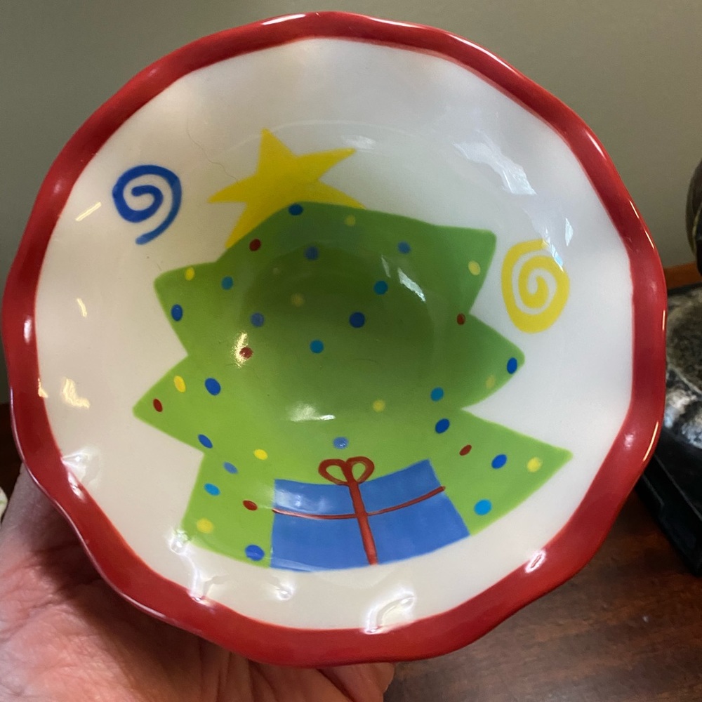 Coton Colors Christmas Tree Ruffle Bowl
